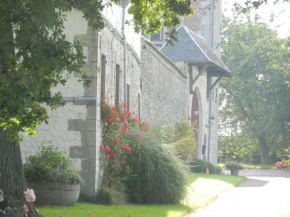 Гостиница La tour de la Chapelle  Эрон